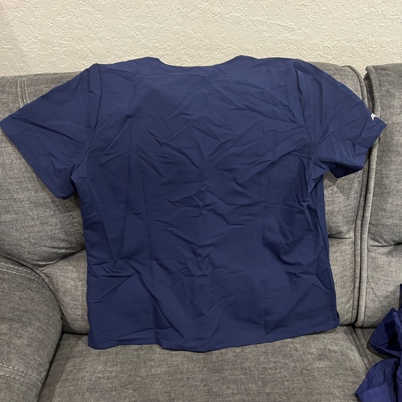 Figs Scrub Top - Picture 5 of 5